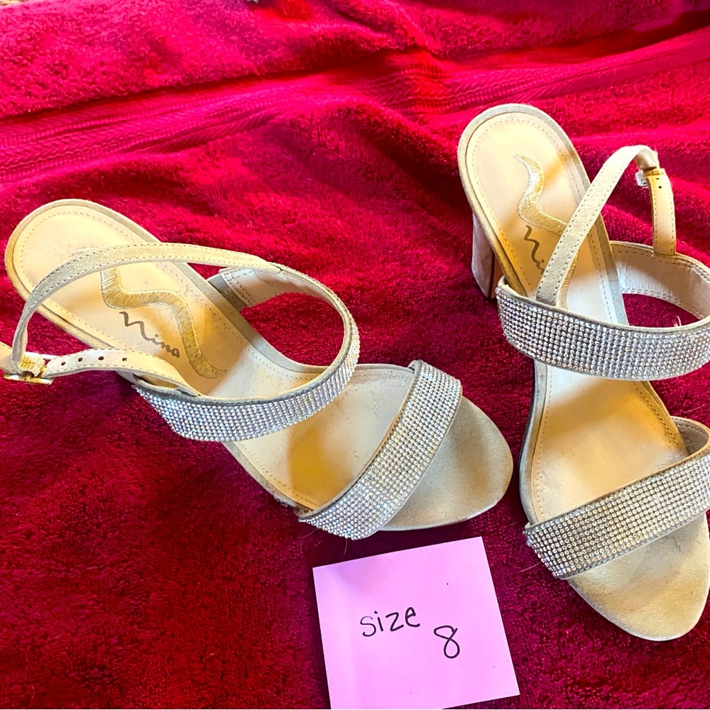 Nina bridal shoes
Size: 8
1 time has been worn
Sanitized